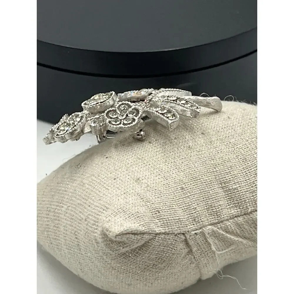 Crown Trifari Vintage Rhinestone Listed Plated Mill Work‎ Floral Bouquet Brooch